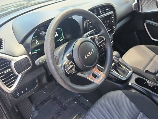 Used 2024 Kia Soul LX FWD image 19