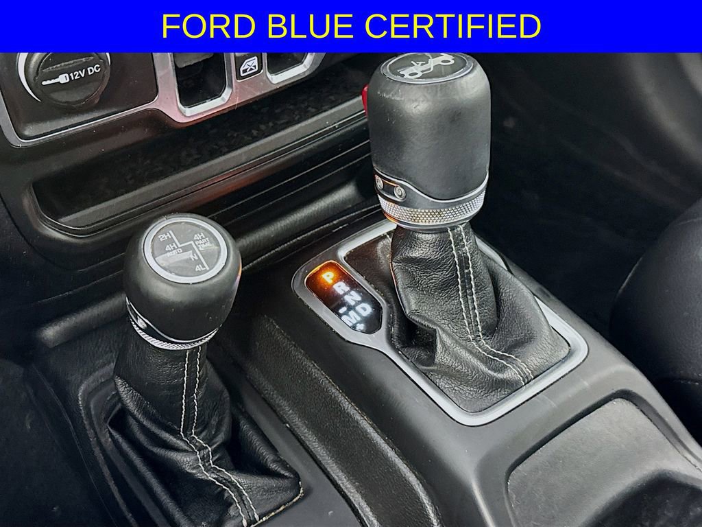 Used 2018 Jeep Wrangler Unlimited Sahara w/ Cold Weather Group image 16