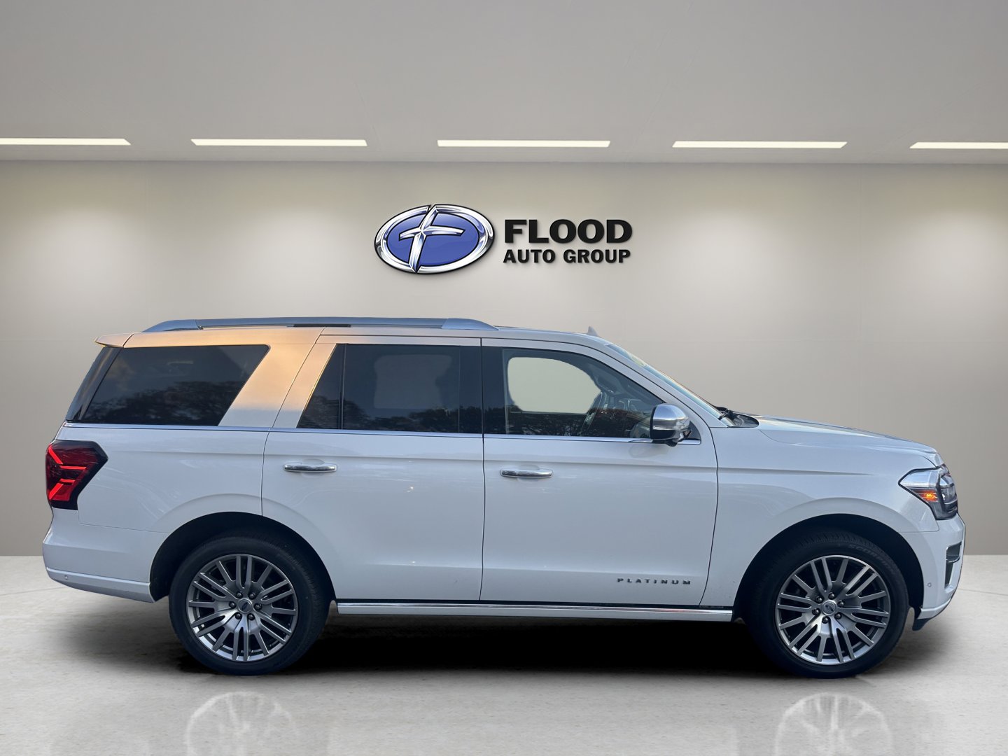 Certified 2022 Ford Expedition Platinum image 5