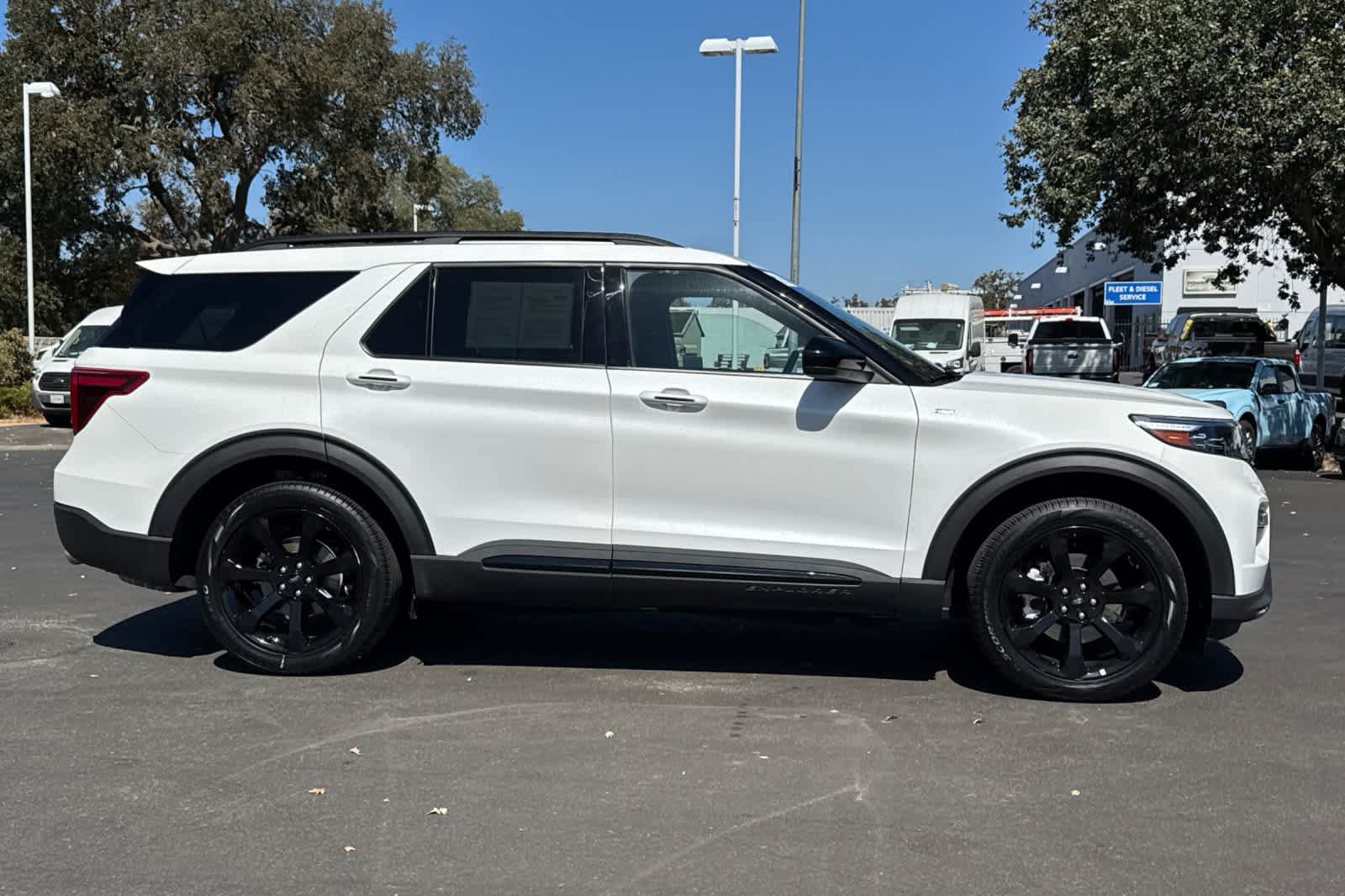 Certified 2023 Ford Explorer ST-Line w/ Class IV Trailer Tow Package AWD/4WD image 8