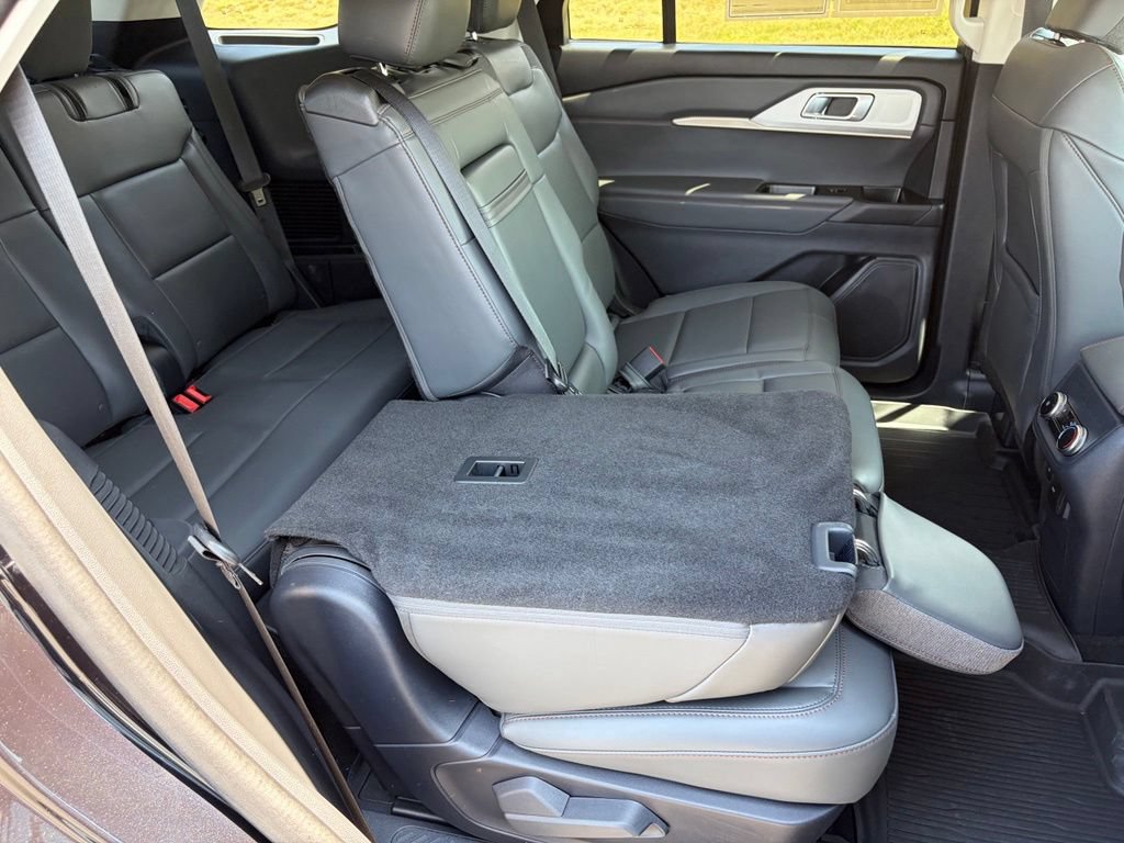 Certified 2025 Ford Explorer Active w/ Active Comfort Package AWD/4WD image 29