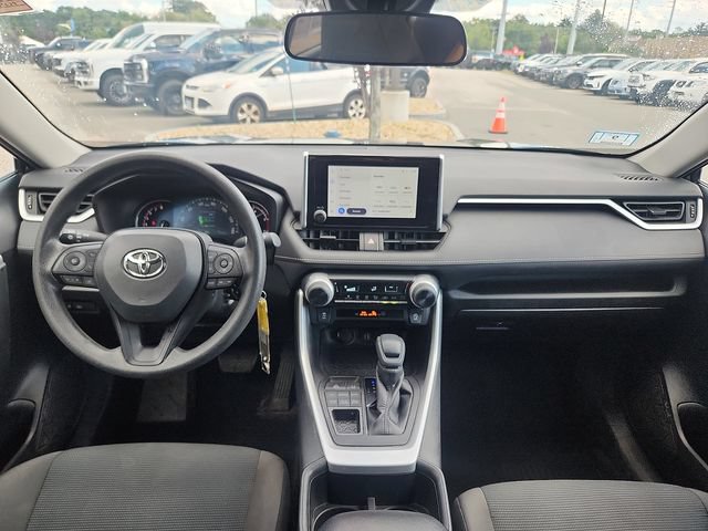 Used 2023 Toyota RAV4 LE AWD/4WD image 8