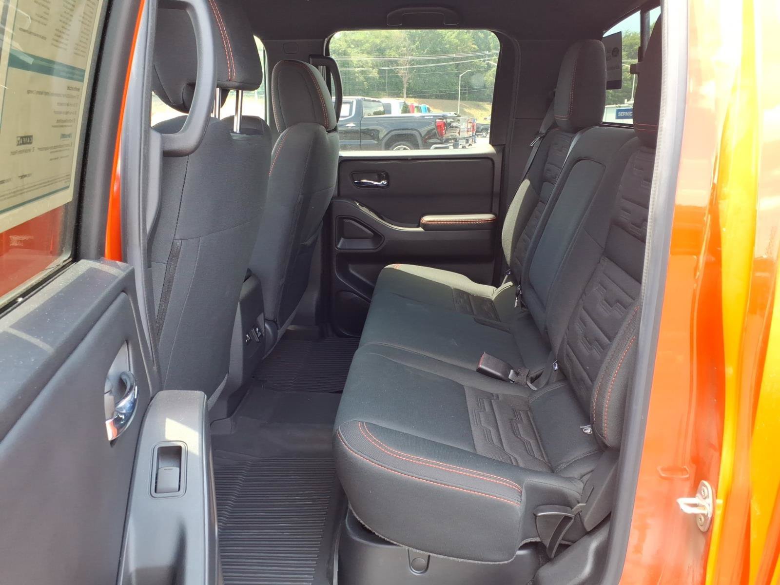 Used 2025 Nissan Frontier PRO-4X w/ Pro Convenience Package AWD/4WD image 14