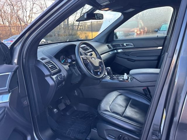 Certified 2019 Ford Explorer Limited w/ Ford Safe & Smart Package image 14