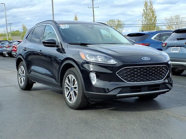 Certified 2022 Ford Escape SEL w/ Technology Package AWD/4WD image 3