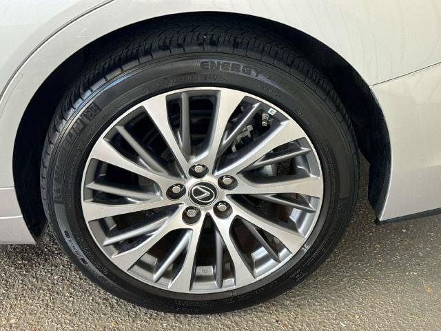 Used 2019 Lexus ES 350 w/ Accessory Package FWD image 5
