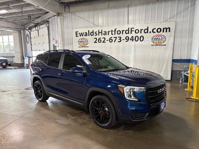 Used 2022 GMC Terrain SLE w/ Driver Convenience Package AWD/4WD image 10