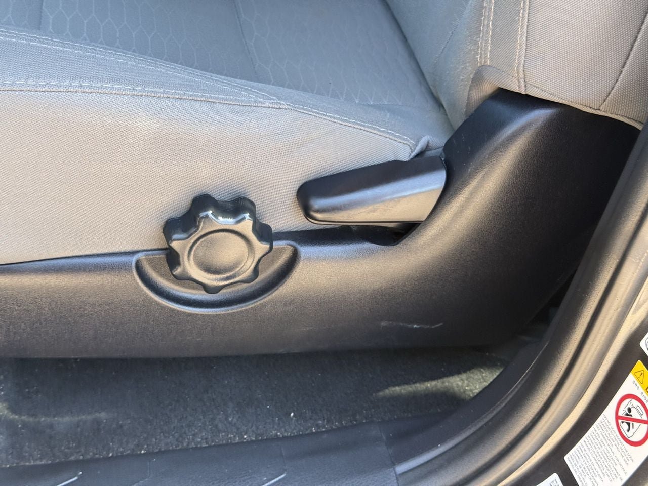 Used 2018 Toyota Tacoma SR5 RWD image 24