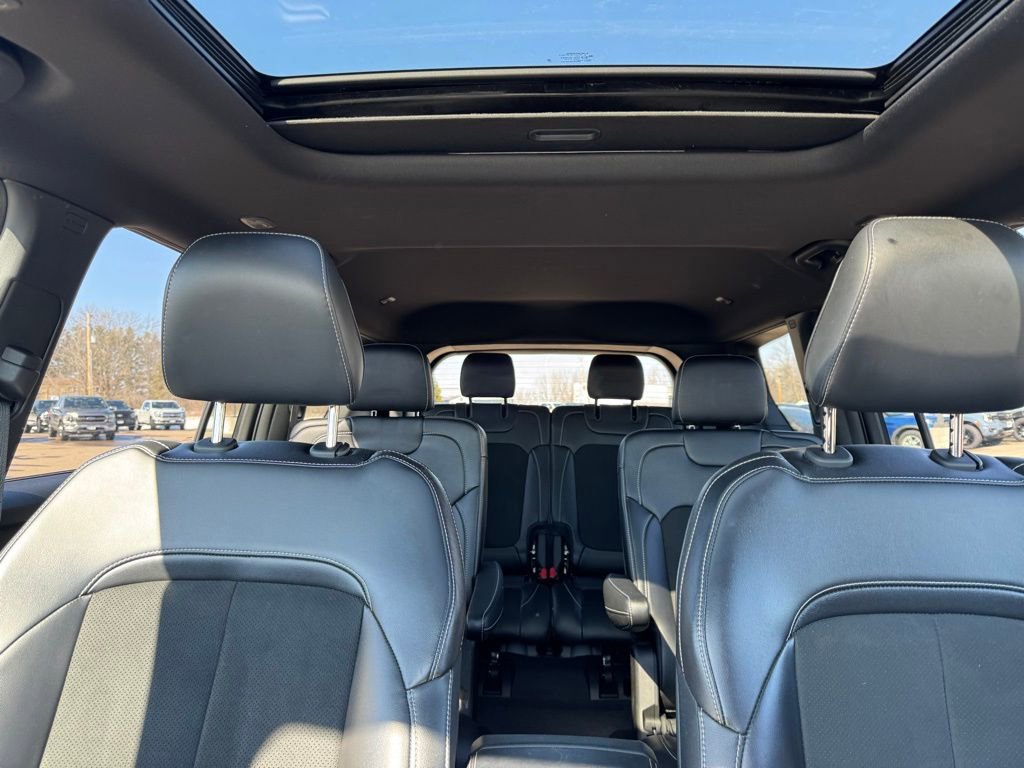 Used 2024 Jeep Grand Cherokee L Altitude image 20