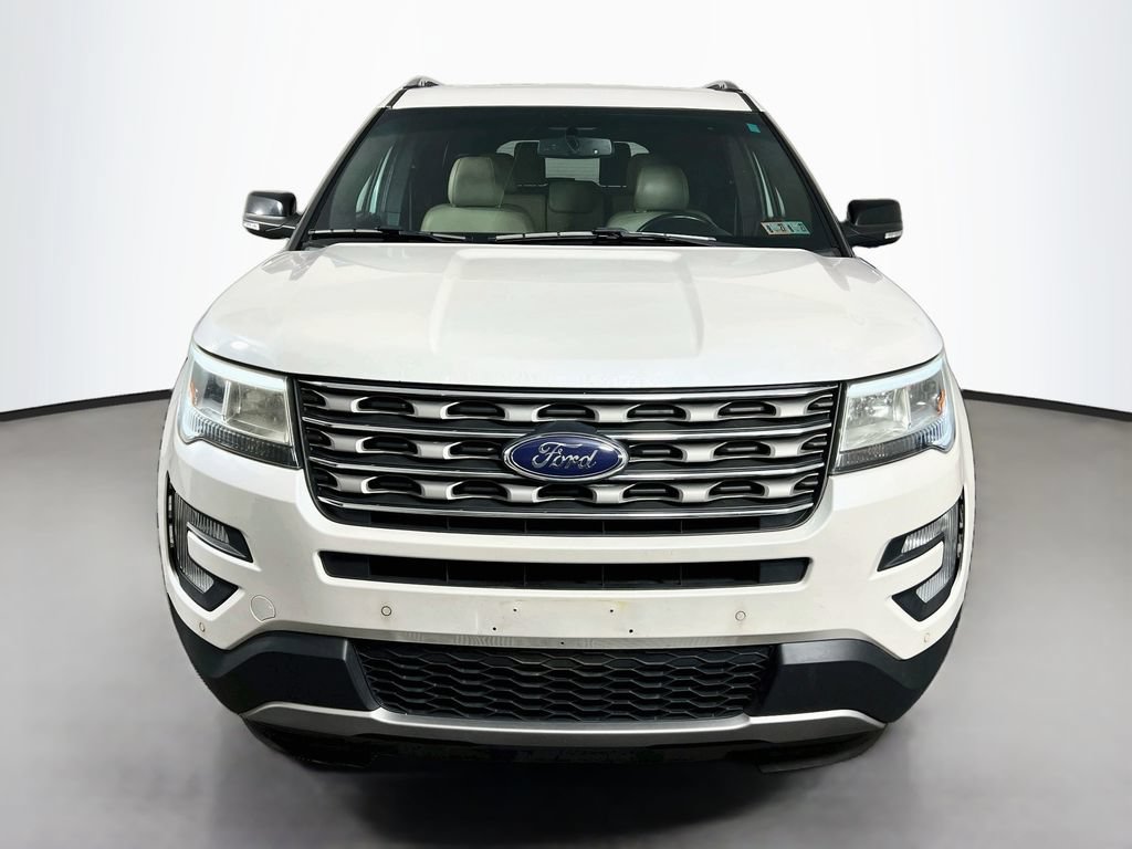 Certified 2017 Ford Explorer XLT w/ Equipment Group 202A AWD/4WD image 2