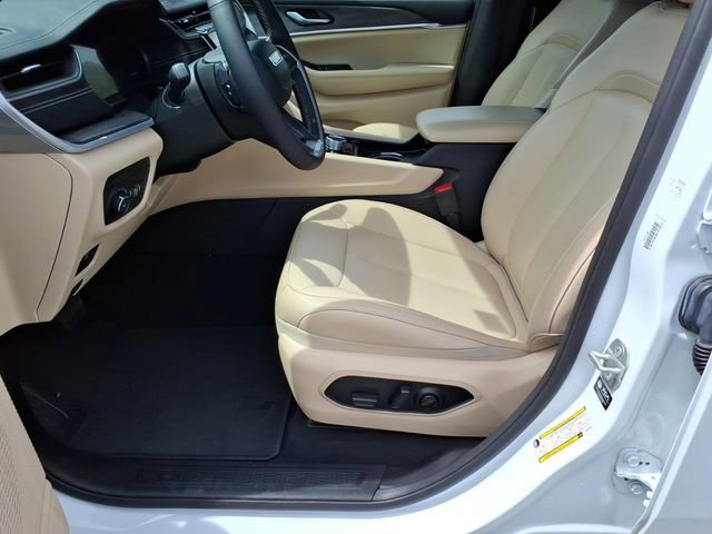 Used 2024 Jeep Grand Cherokee L Limited AWD/4WD image 15