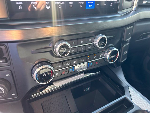 Certified 2024 Ford F250 Lariat w/ Lariat Ultimate Package AWD/4WD image 17