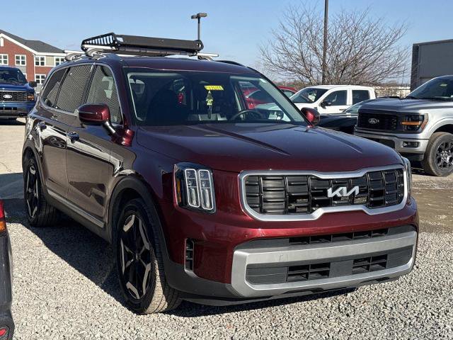 Used 2023 Kia Telluride S image 3