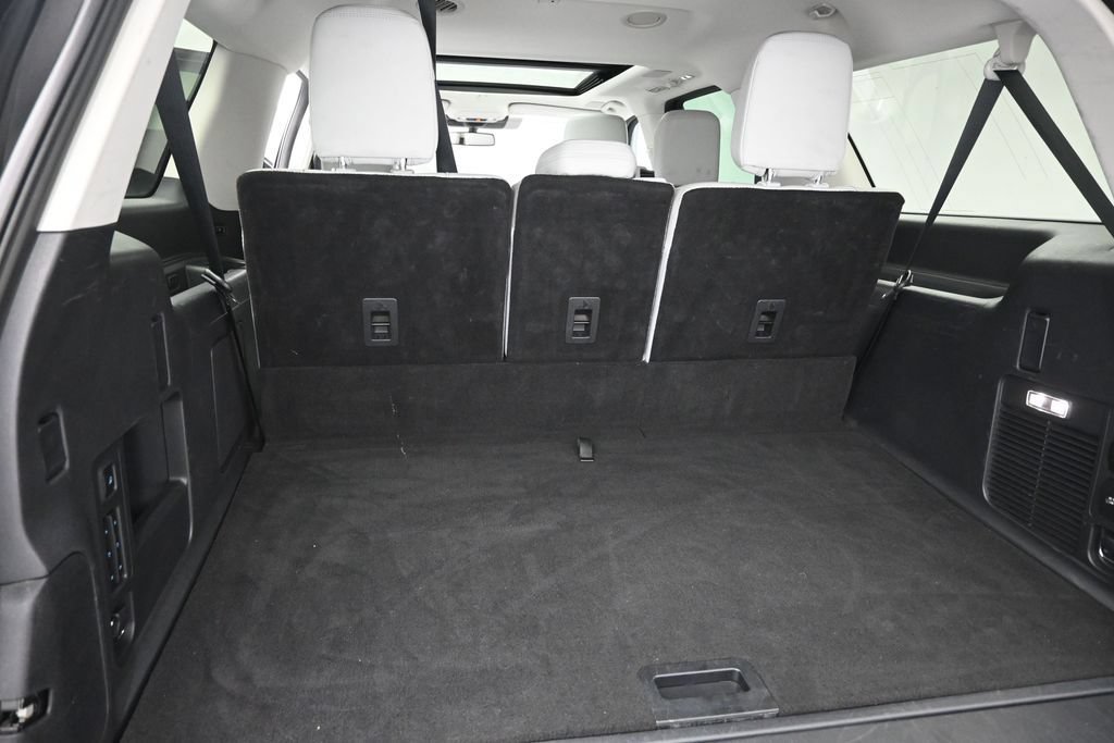 Certified 2025 Ford Expedition Max Platinum w/ Driver's Package AWD/4WD image 9