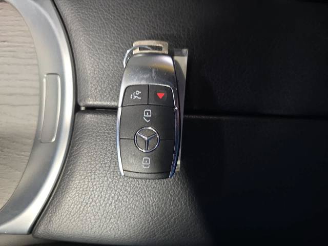 Used 2022 Mercedes-Benz GLC 300 4MATIC image 9