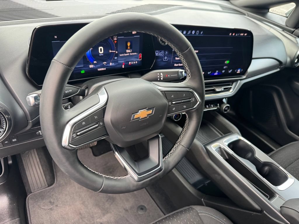 Used 2025 Chevrolet Equinox EV LT w/ Comfort Package FWD image 28