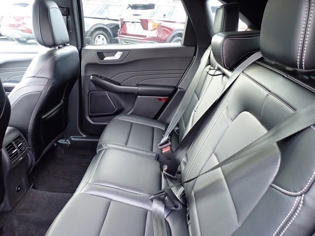 Certified 2024 Ford Escape Platinum image 17