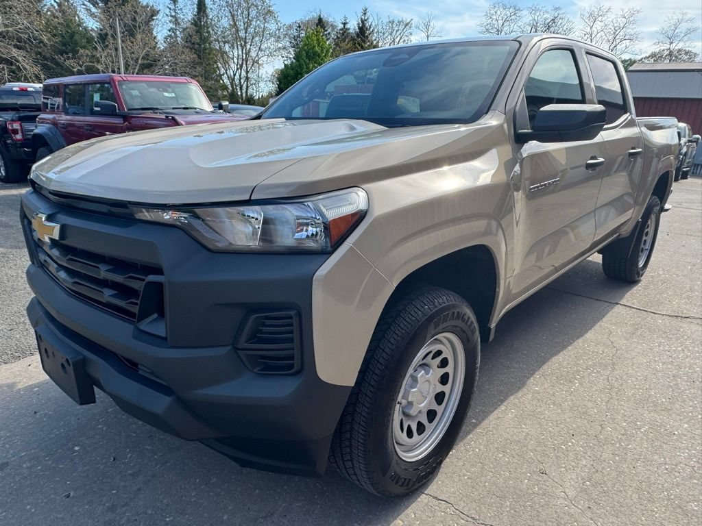 Used 2024 Chevrolet Colorado W/T RWD image 3