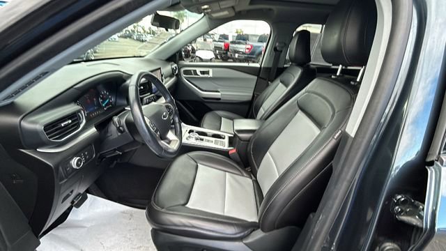 Certified 2022 Ford Explorer XLT w/ Equipment Group 202A image 19