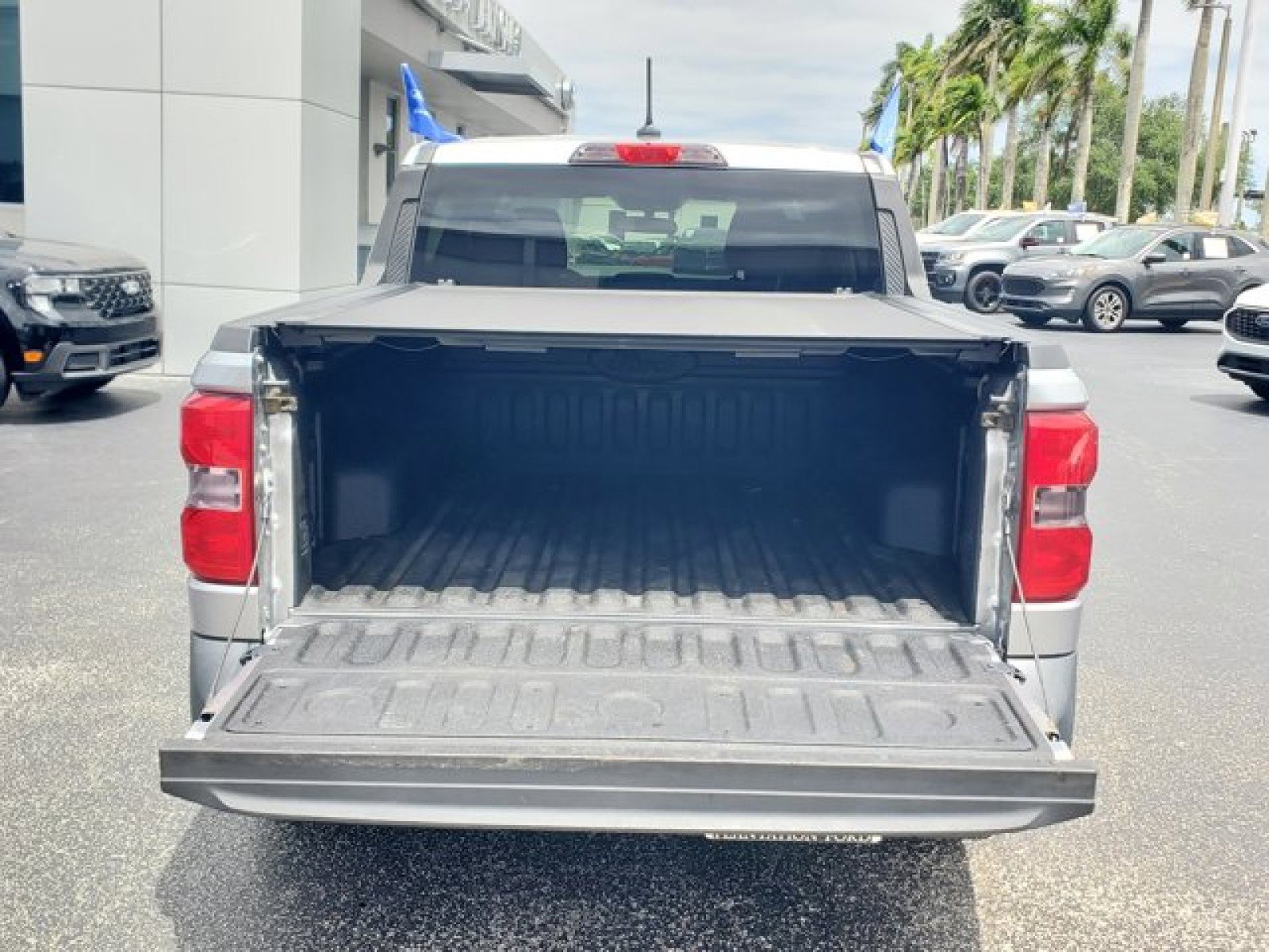 Certified 2022 Ford Maverick XLT w/ XLT Luxury Package FWD image 8