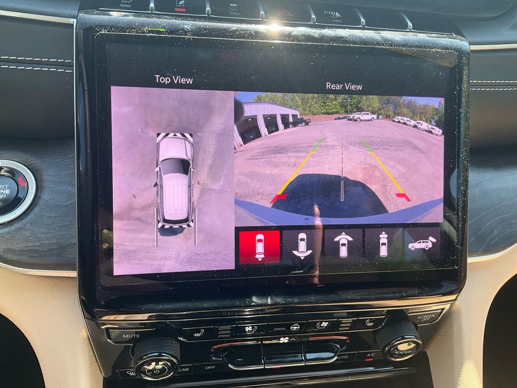 Used 2025 Jeep Grand Cherokee L Limited w/ Luxury Tech Group II image 24