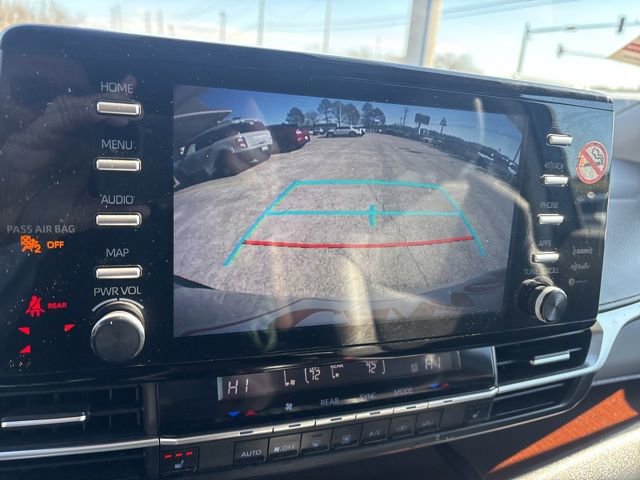 Used 2024 Toyota Sienna XLE image 18