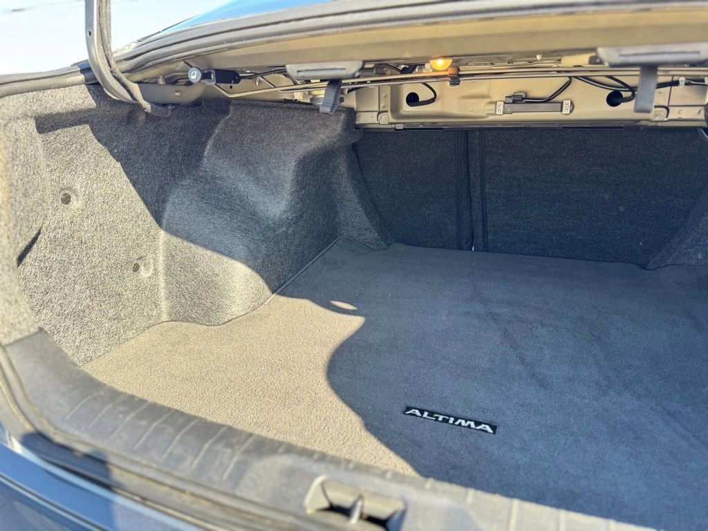 Used 2025 Nissan Altima 2.5 SV image 38