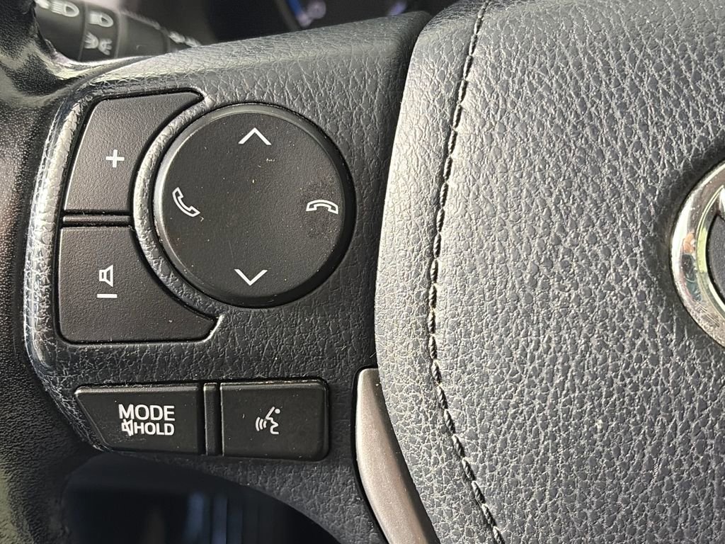 Used 2018 Toyota RAV4 XLE AWD/4WD image 17