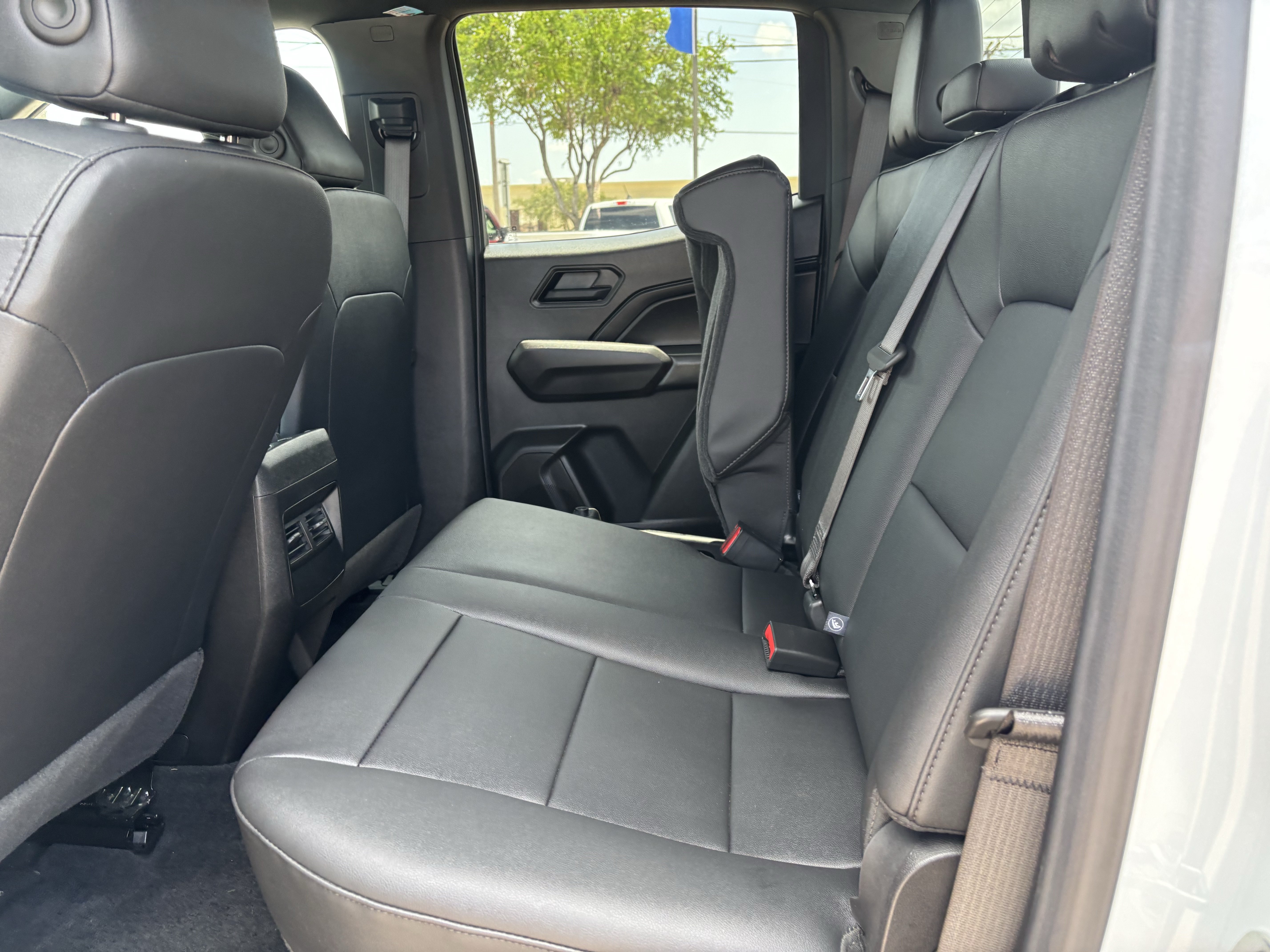 Used 2026 Chevrolet Colorado W/T w/ WT Custom Package RWD image 15