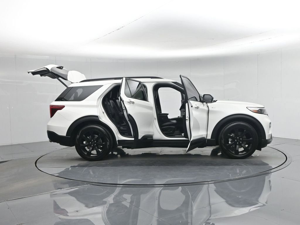 Certified 2023 Ford Explorer ST-Line w/ Class IV Trailer Tow Package image 5