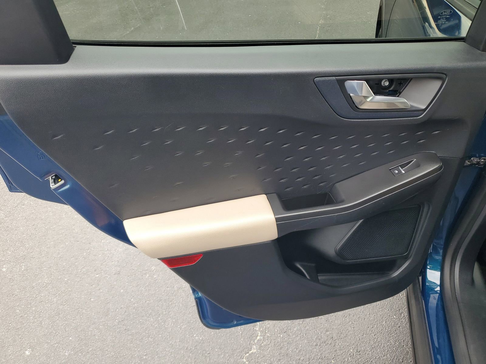 Certified 2020 Ford Escape SEL FWD image 9