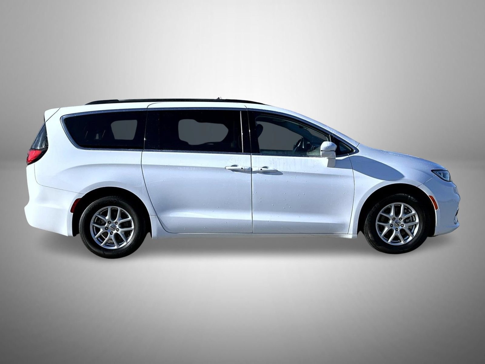 Used 2022 Chrysler Pacifica Touring-L FWD image 4