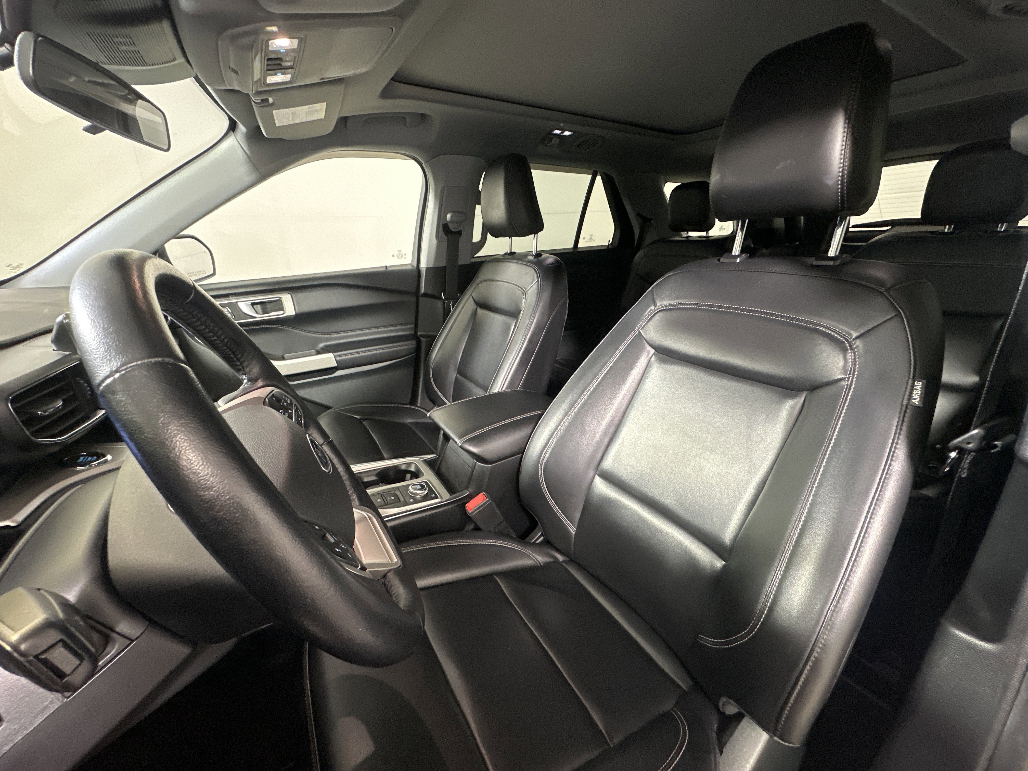 Certified 2021 Ford Explorer XLT w/ Equipment Group 202A image 9