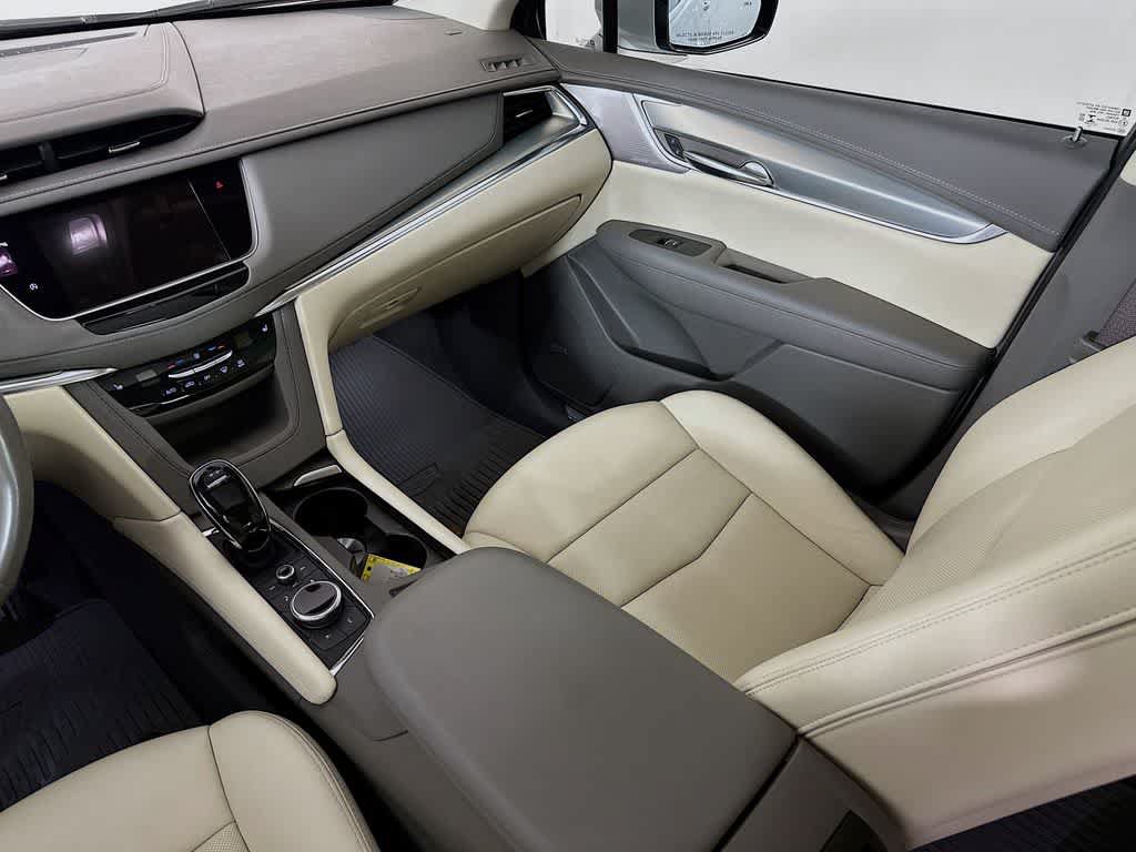 Used 2022 Cadillac XT5 Premium Luxury AWD/4WD image 11