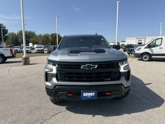 Used 2024 Chevrolet Silverado 1500 LT Trail Boss w/ Convenience Package II AWD/4WD image 2