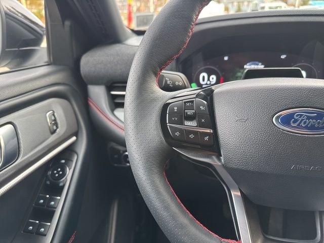 Certified 2025 Ford Explorer ST-Line image 24