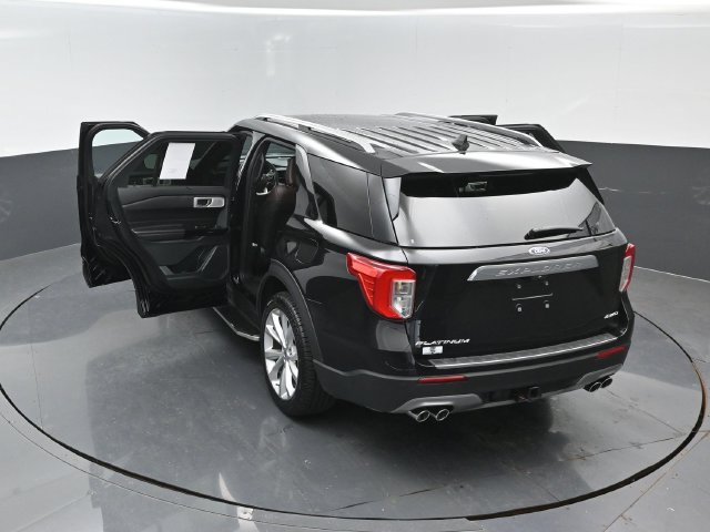 Certified 2024 Ford Explorer Platinum w/ Technology Package AWD/4WD image 26