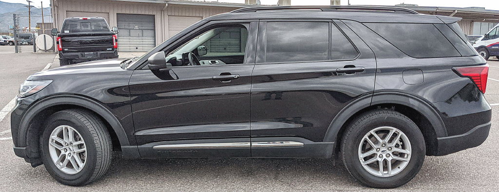 Certified 2025 Ford Explorer Active w/ Active Comfort Package RWD image 5
