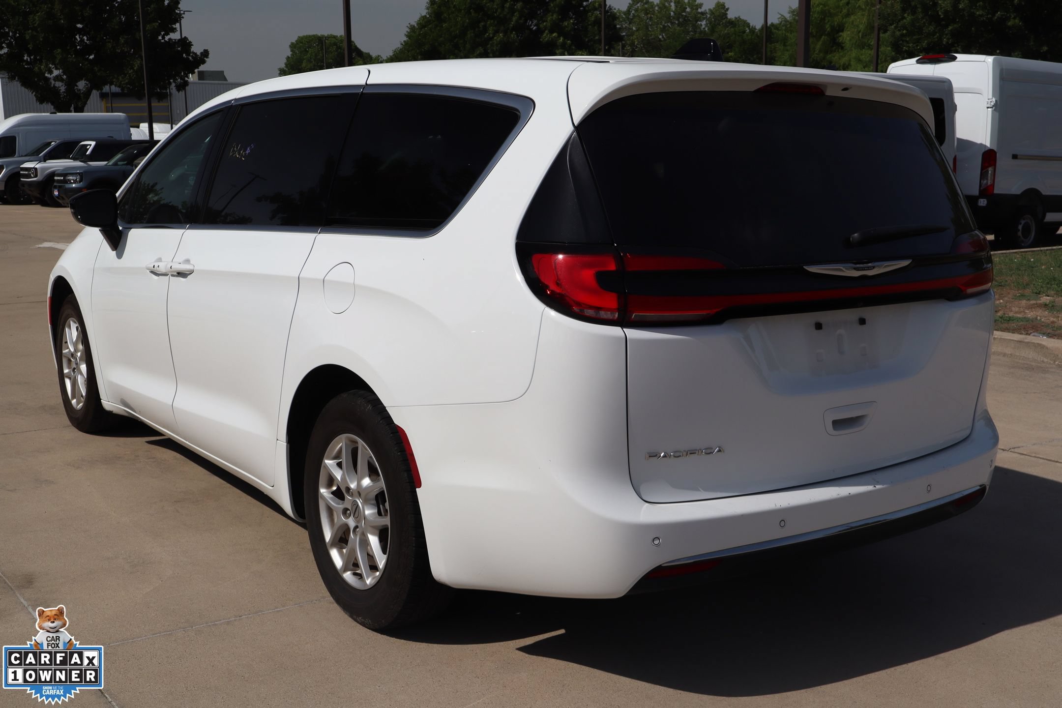 Used 2025 Chrysler Pacifica Select FWD image 6