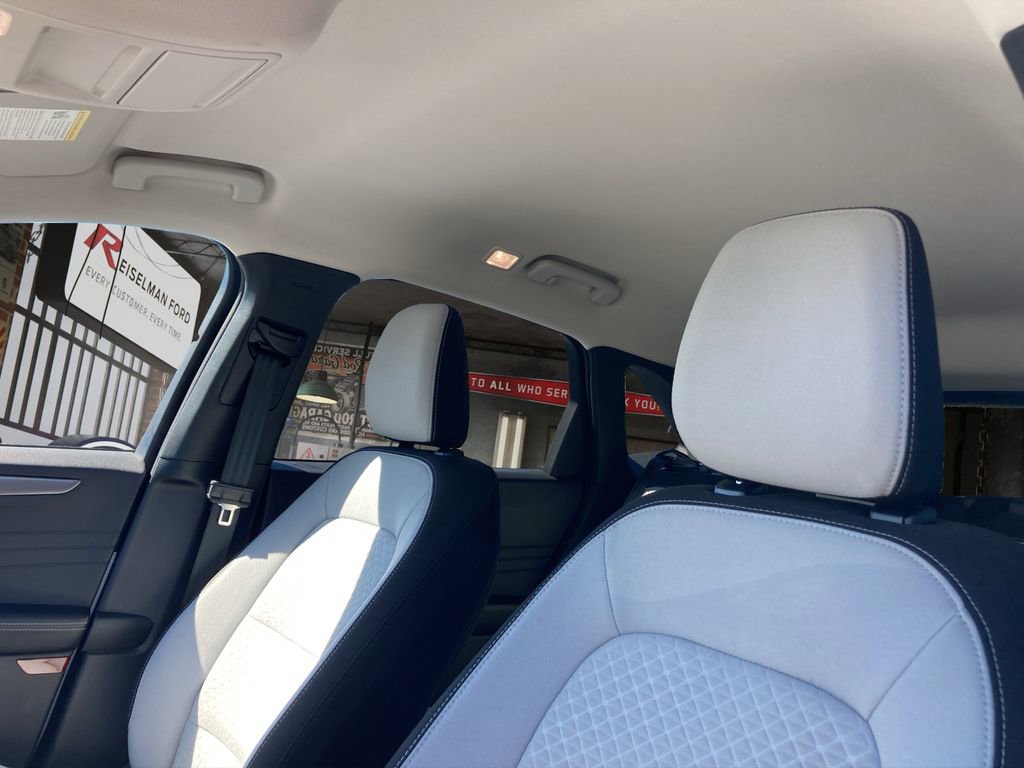 Certified 2025 Ford Escape Active FWD image 12