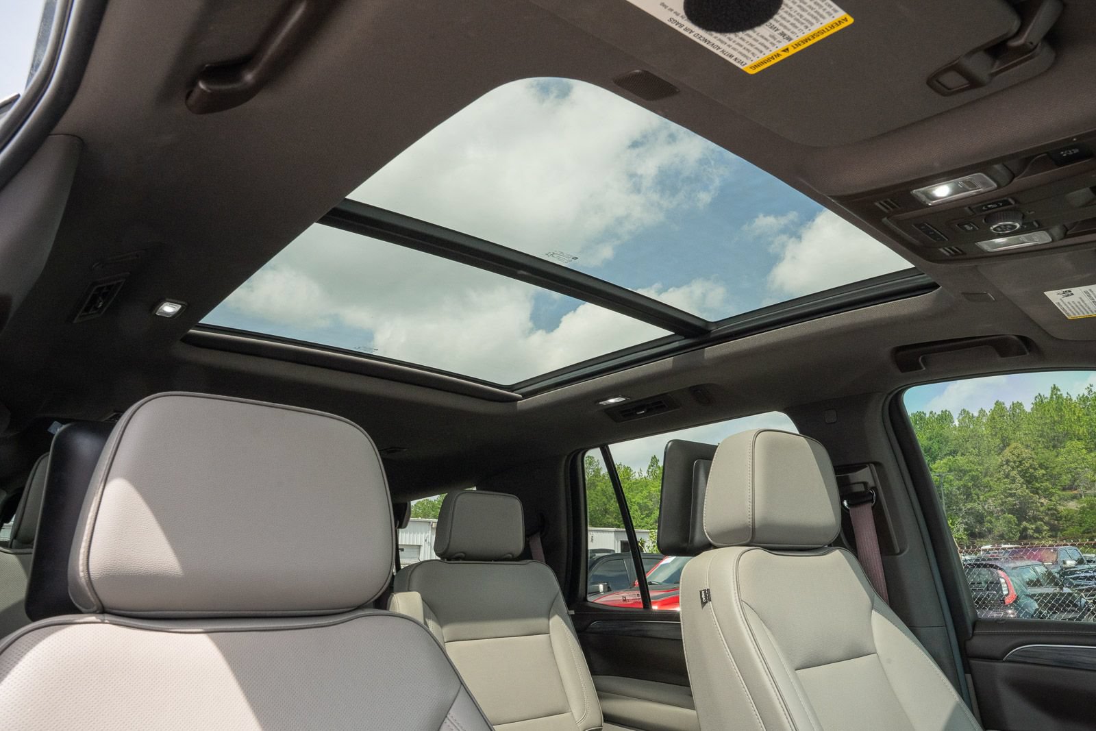 Used 2022 GMC Yukon SLT w/ SLT Premium Package RWD image 34