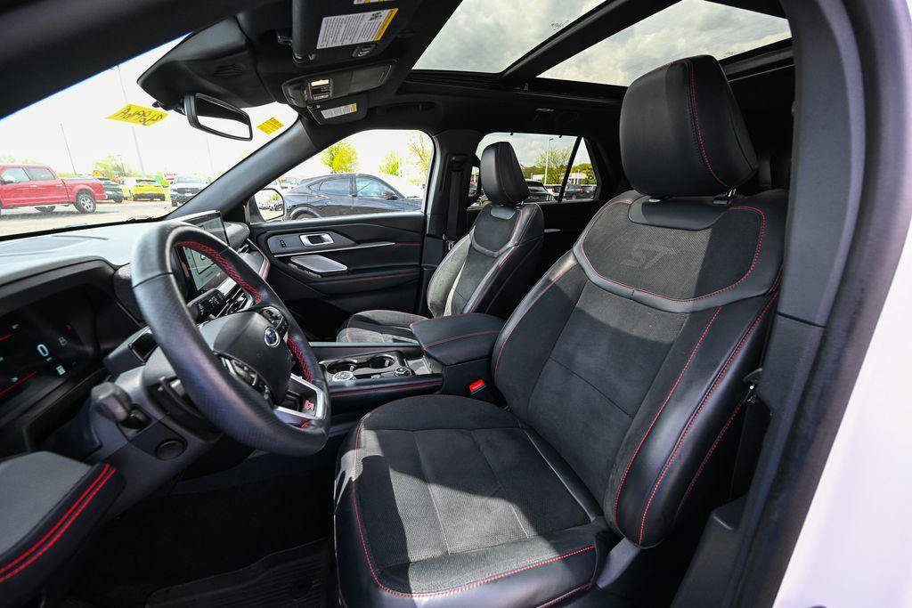 Certified 2025 Ford Explorer ST AWD/4WD image 20