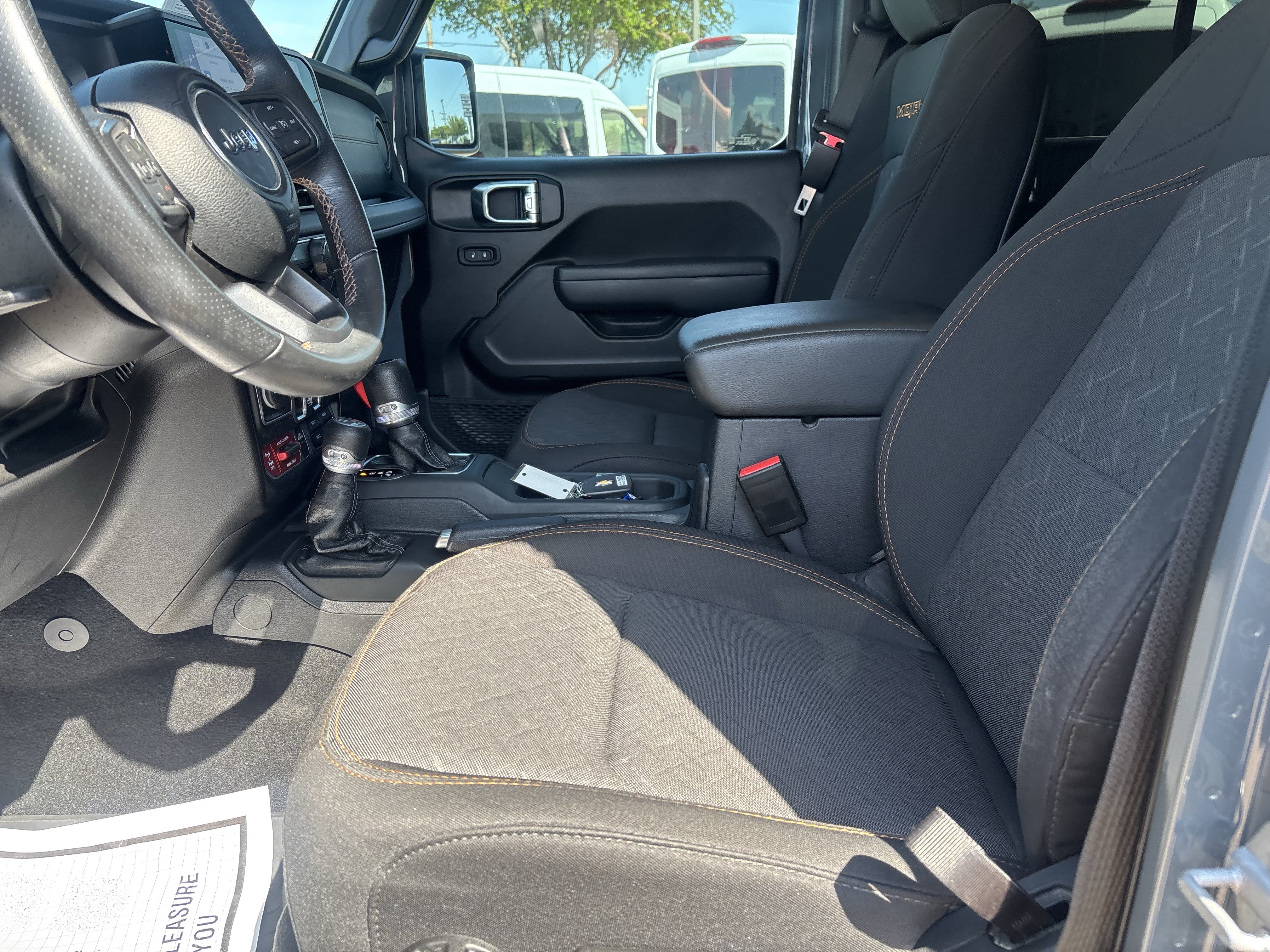 Used 2025 Jeep Gladiator Mojave AWD/4WD image 10