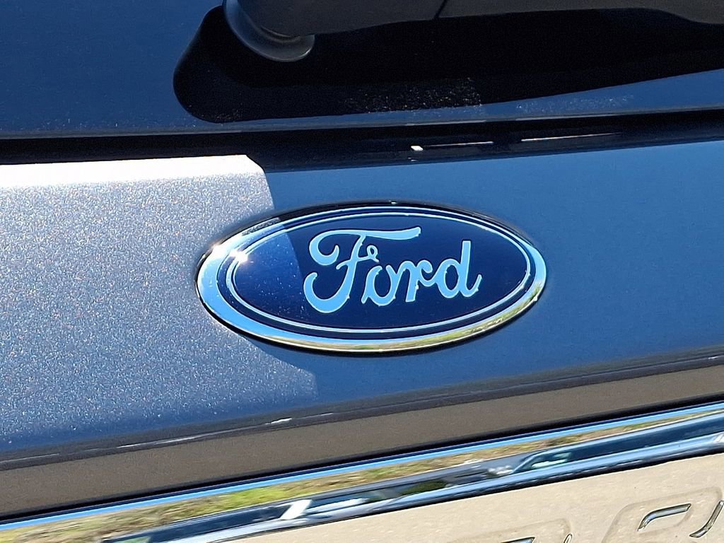 Certified 2023 Ford Explorer XLT w/ Equipment Group 202A AWD/4WD image 31