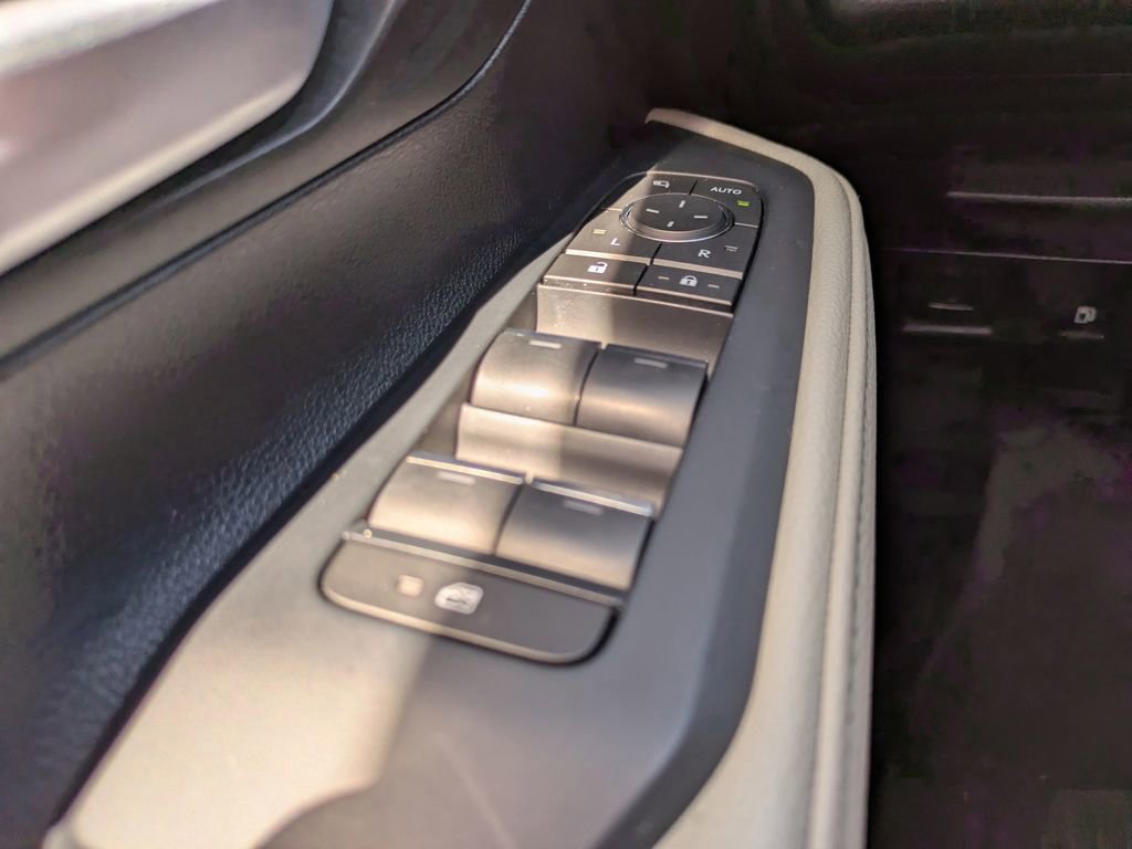 Used 2024 Toyota Grand Highlander AWD image 32