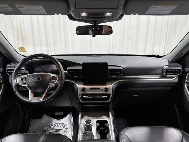 Certified 2022 Ford Explorer XLT w/ Equipment Group 202A AWD/4WD image 15