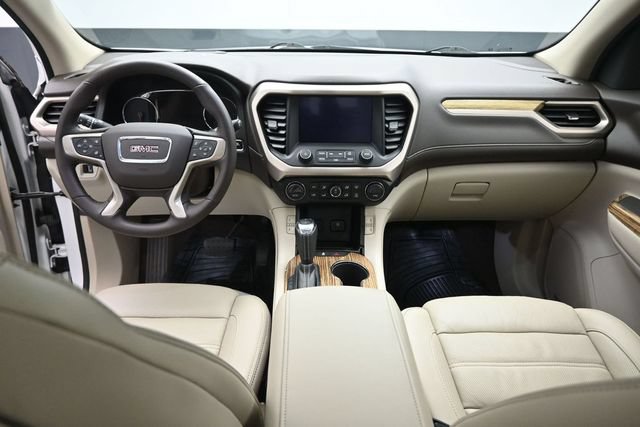 Used 2019 GMC Acadia Denali w/ Technology Package FWD image 22