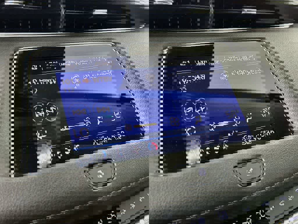 Used 2022 Cadillac XT4 Luxury w/ Cold Weather Package image 20