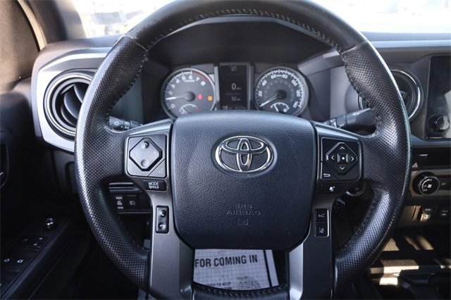 Used 2018 Toyota Tacoma TRD Off-Road image 10