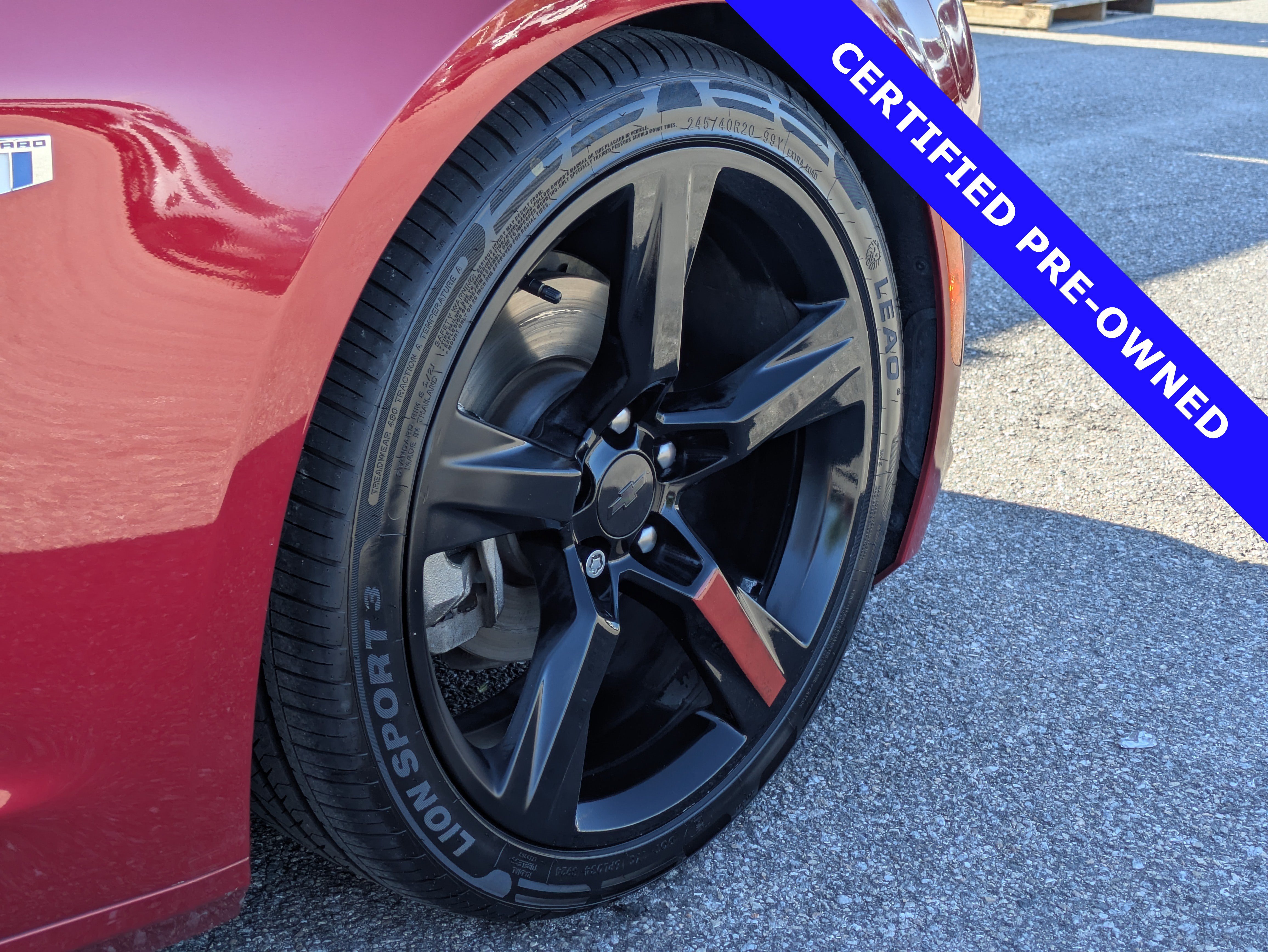 Used 2018 Chevrolet Camaro LT RWD image 12